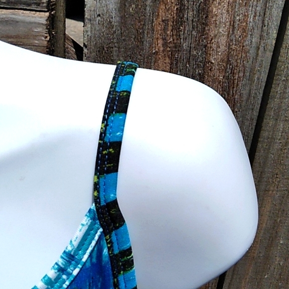 Spaghetti strap Top (2X L) - Picture 3 of 5